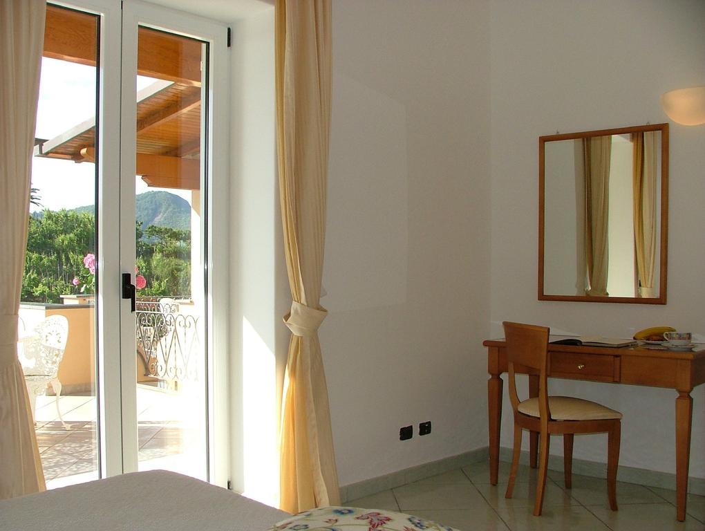 Villa Rosalia Barano dʼIschia Δωμάτιο φωτογραφία